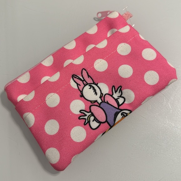 NWOT Disney Daisy Duck Pink Clutch Purse Wallet - Picture 5 of 15